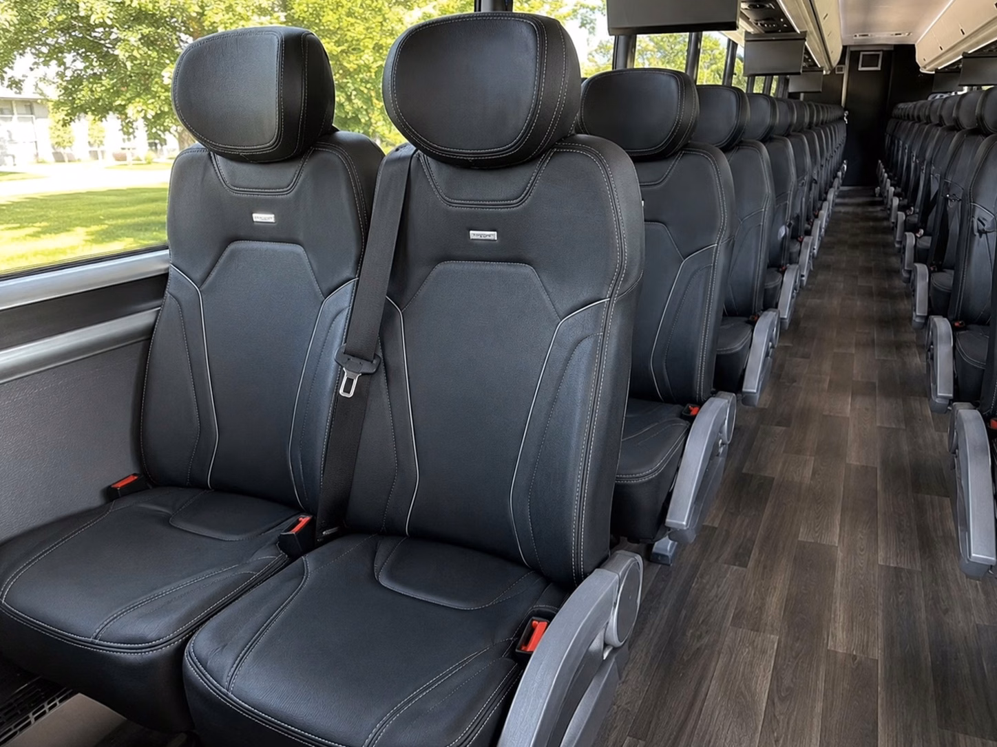 shuttle your wedding guests between stockton hotels and your ceremony venue